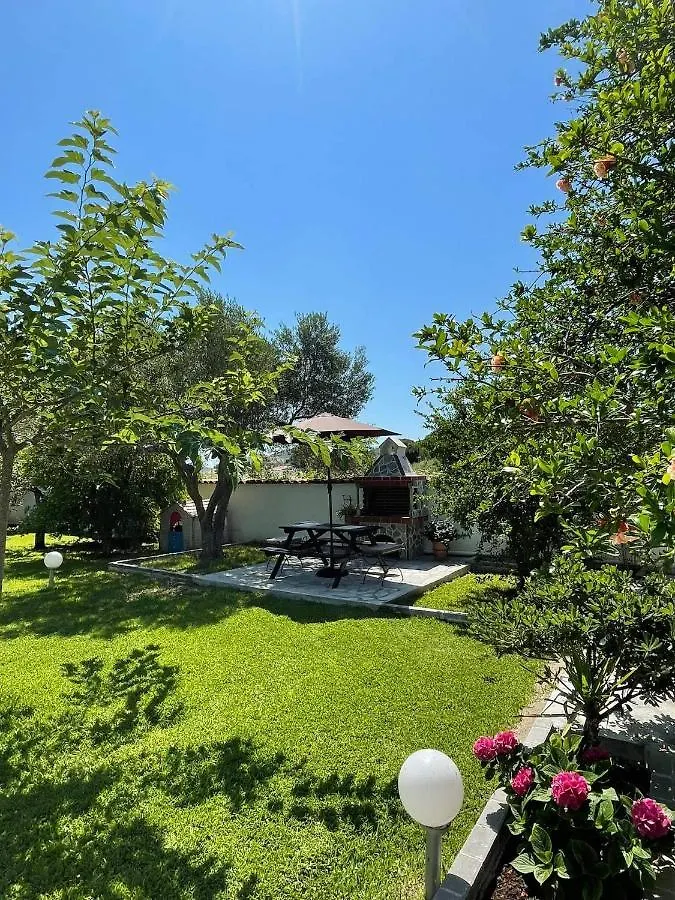 Rosa'S Garden House Apartment Paralia Sikias